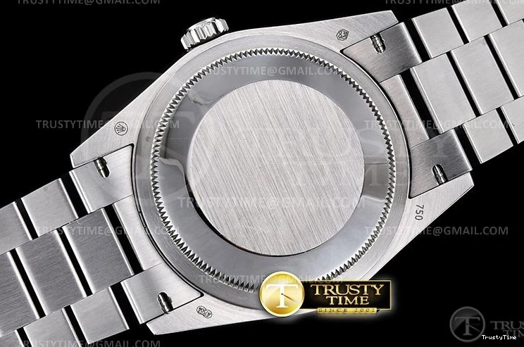 0227 RDD0220I – DayDate 36mm Vibrant 703